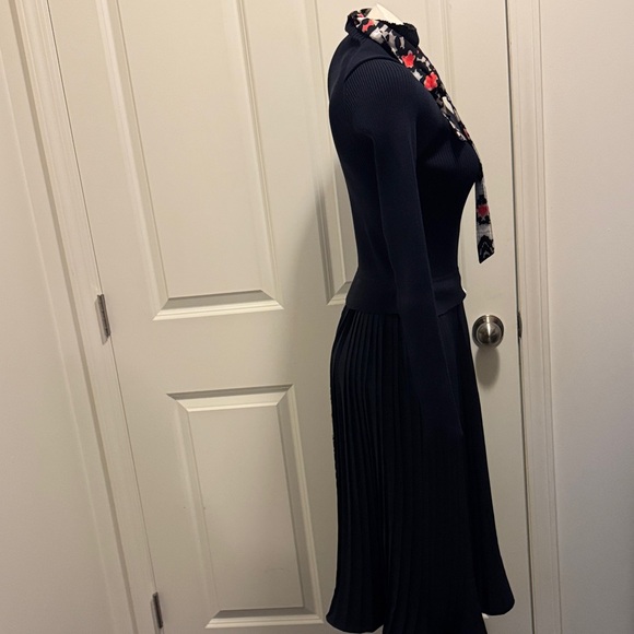 Chic & Elegant Asymmetrical Navy Dress - Sweater Top & Patterned Scarf LIKE NEW - Picture 12 of 15